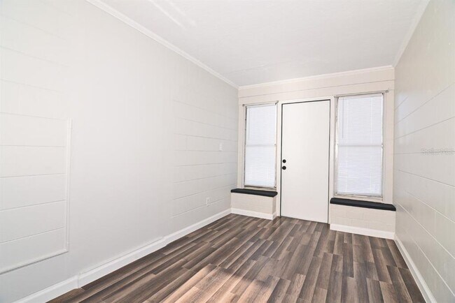 Foto del edificio - 2520 E Jefferson St