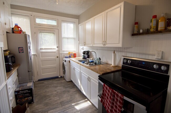Foto del edificio - 1285 W 114th St