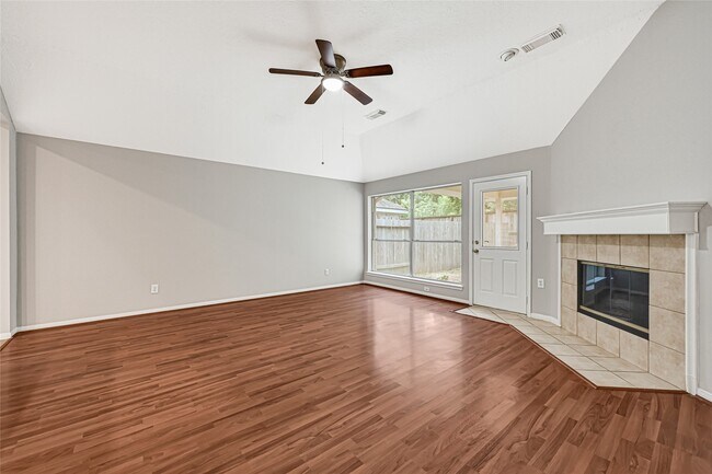 Foto del edificio - 10323 Emerald Pine Dr