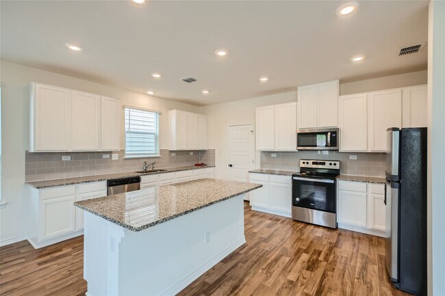 Photo - 4 bedrooms, loft, office, open floor plan ...