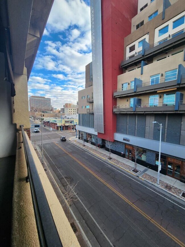 Foto del edificio - 600 Central Ave SW