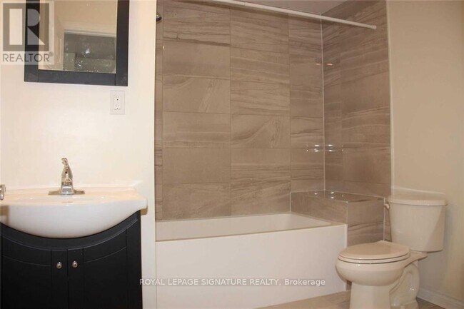 Photo du bâtiment - 496 Horner Ave