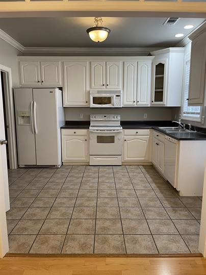Building Photo - 906 Sandy Dunes Dr