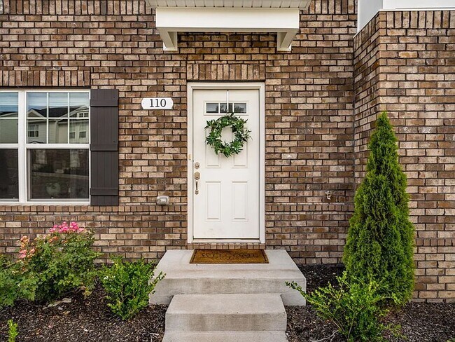 Foto del edificio - Amazing 3BR Townhome in Goodlettsville