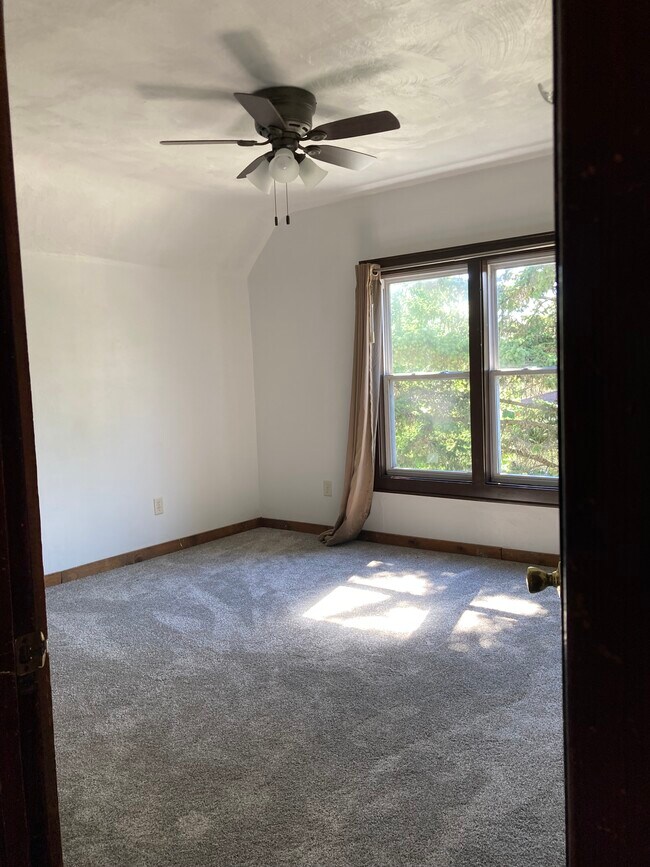 Bedroom - 608 Michigan Ave