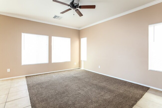 Foto del edificio - 1009 Sunny Acres Ave