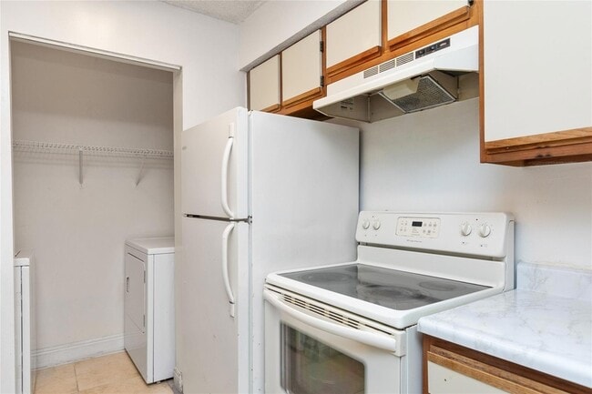 Building Photo - 1237 SW 46th Ave