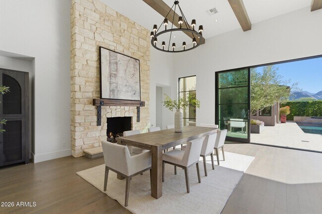 Foto del edificio - 8900 E Sands Dr