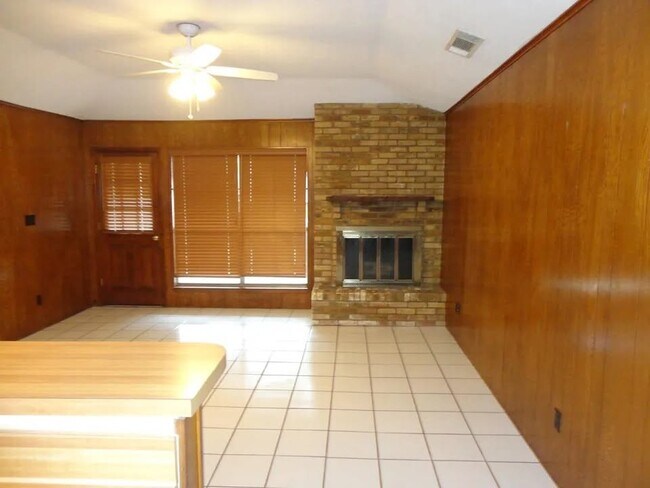 Building Photo - 1808 Bristol Cove