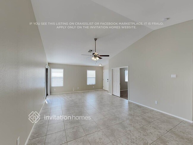 Foto del edificio - 2369 W Silver Creek Ln