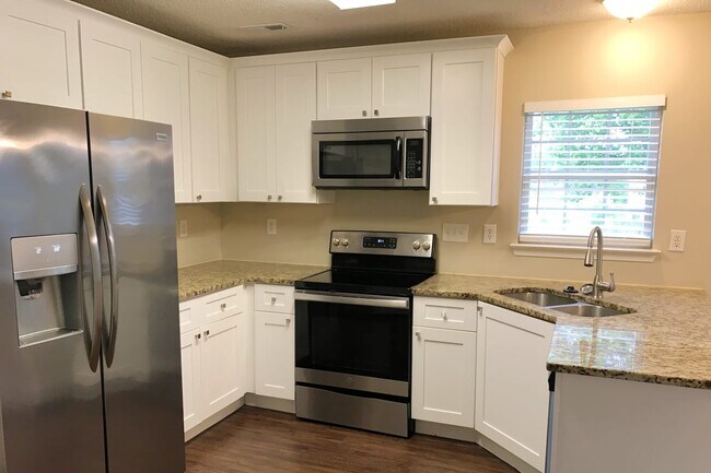 Building Photo - 11323 Pointer Ridge Dr