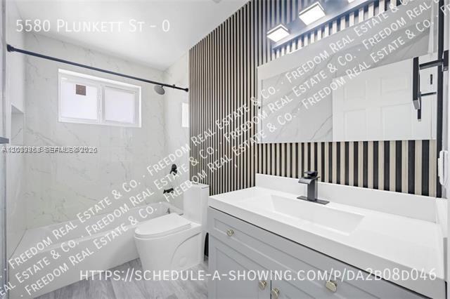 Building Photo - 5580 Plunkett St