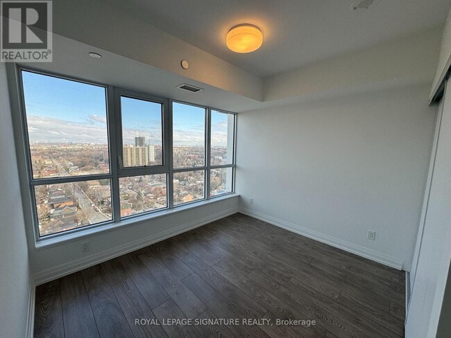 Building Photo - 286 Main St