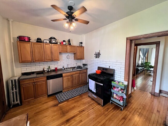 Foto del edificio - 3216 W Altgeld St