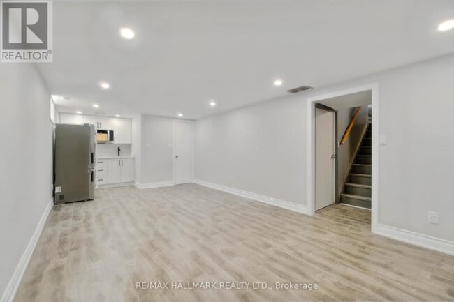 Building Photo - 91 Boston Crescent