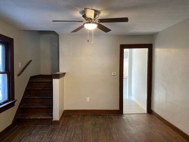Foto del edificio - 825-827 Carlisle Ave