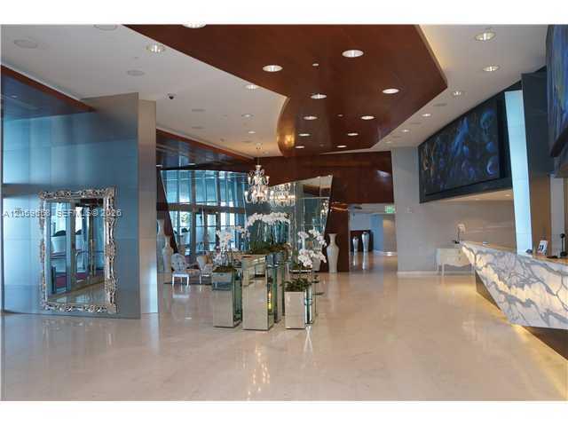 Foto del edificio - 17121 Collins Ave