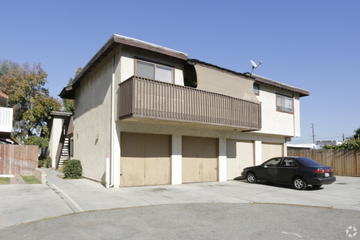 Foto del edificio - 8232 Slater Ave