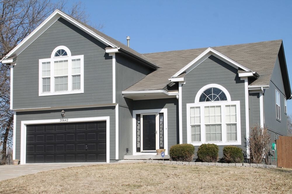 Primary Photo - 3 Bedroom split level home - 2 car garage.
