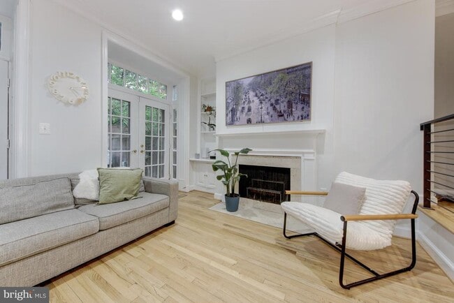 Building Photo - 4306 Westover Pl NW
