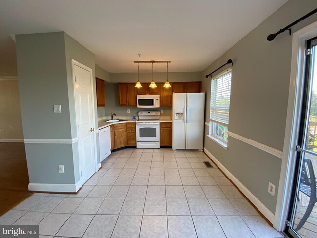 Foto del edificio - 6336 Towncrest Ct