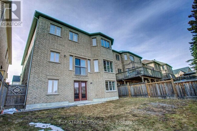 Building Photo - 17 Lady Karen Crescent