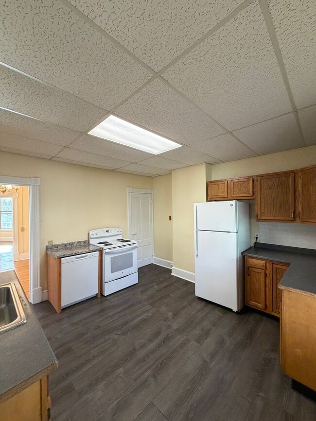 Building Photo - 27-29 Dalton Ave