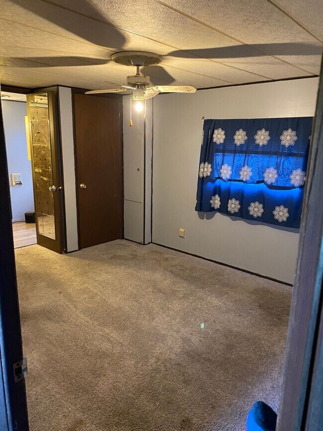 Foto del edificio - 16945 Rooster Ln