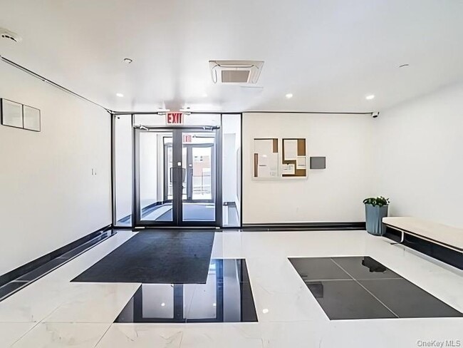 Foto del edificio - 42-29 Parsons Blvd