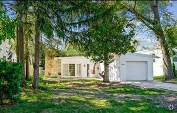 Building Photo - 1578 McCraren Rd