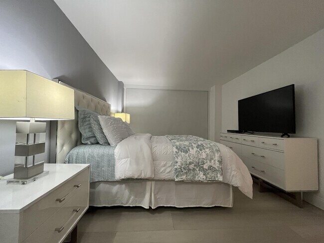 Foto del edificio - 16919 N Bay Rd