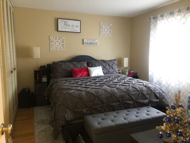 Foto del edificio - 452 W Oakdale Ave
