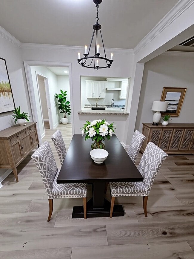 Building Photo - 5451 Oriole St