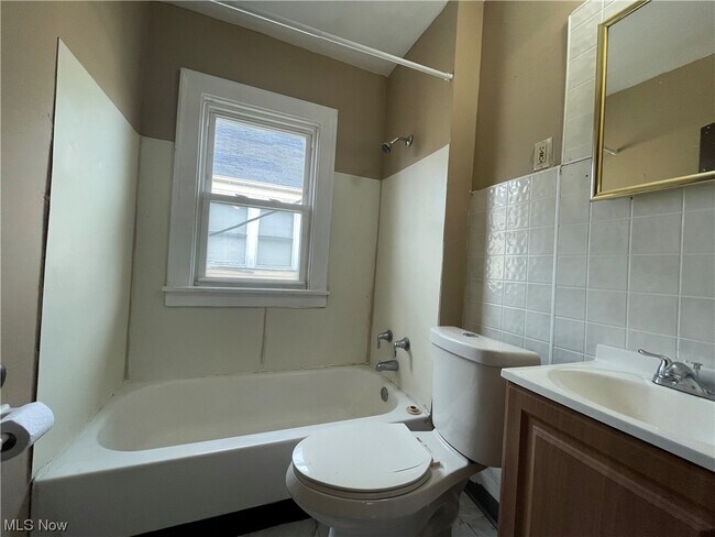 Foto del edificio - 4024 E 143rd St