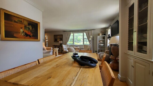 Building Photo - 4BR, 3.5BA Chevy Chase DC, Cape Cod Style ...