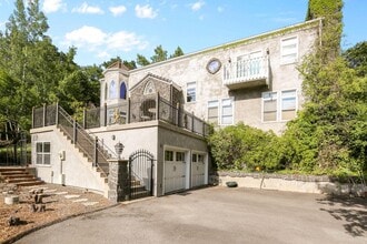 Building Photo - 520 Glenview Dr