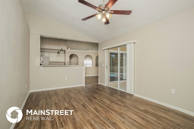 Foto del edificio - 839 Adour Dr