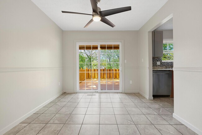 Foto del edificio - 5175 Threshing Ct