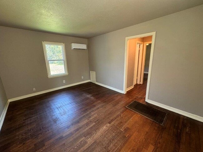 Foto del edificio - two bed One bath home in Midwest City!