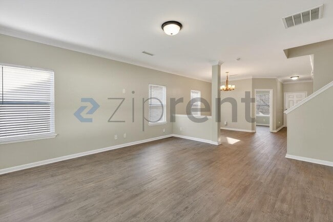 Building Photo - 291 Ranlo Ave