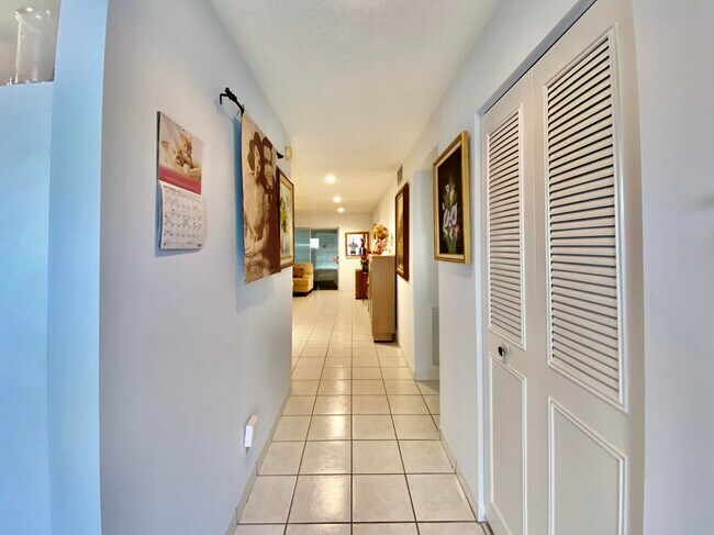 Building Photo - 795 Nantucket Cir