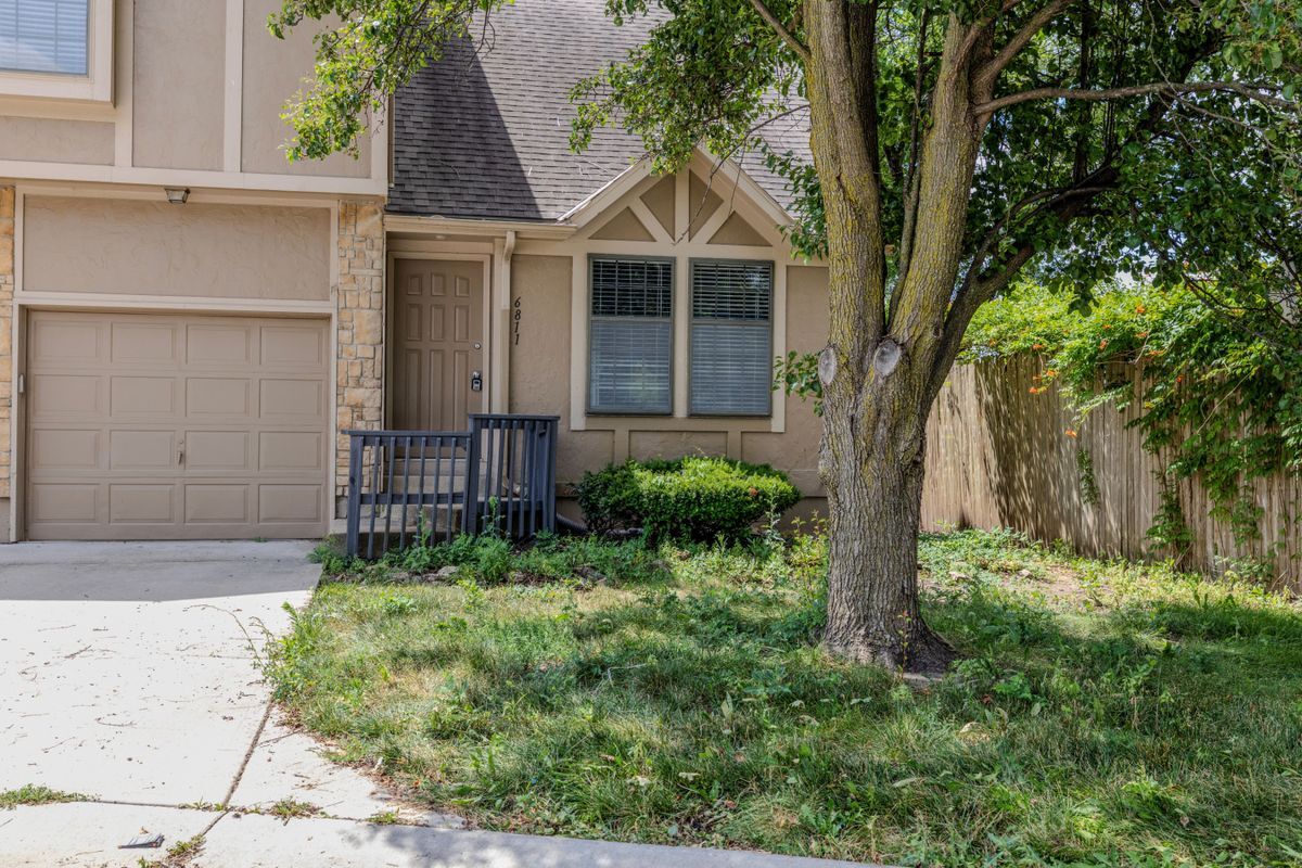 Foto principal - 6811 W 149th Terrace