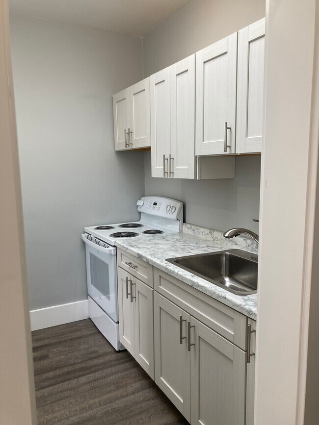 231 2nd Ave NE Unit 3, Valley City, ND 58072 Apartments in Valley