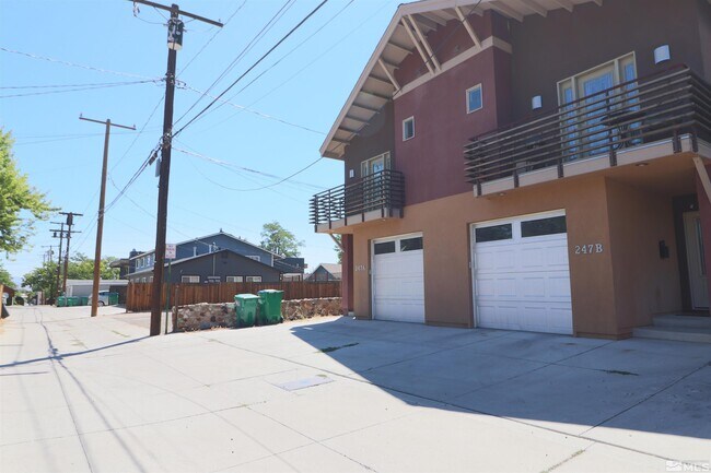 Building Photo - 247 W Pueblo St
