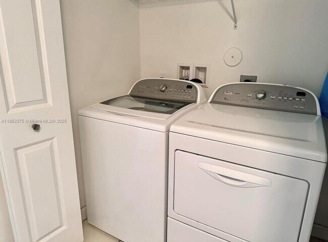 Foto del edificio - 3 bedroom in Miami FL 33179