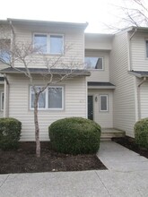 Building Photo - 621 Green St