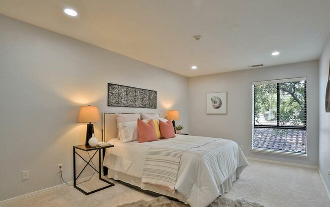 Foto del edificio - 39931 Cedar Blvd