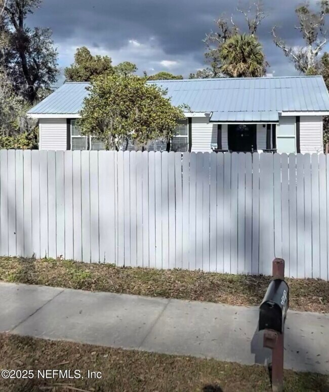 Foto del edificio - 8543 Fort Caroline Rd