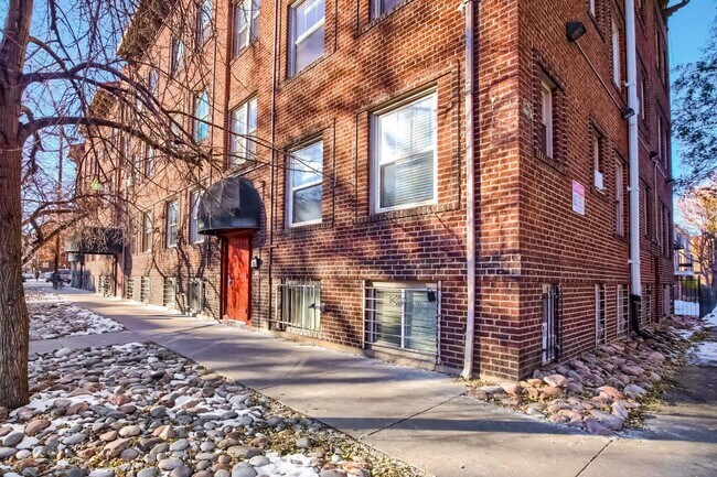 Building Photo - 2 Bedroom condo in Denver
