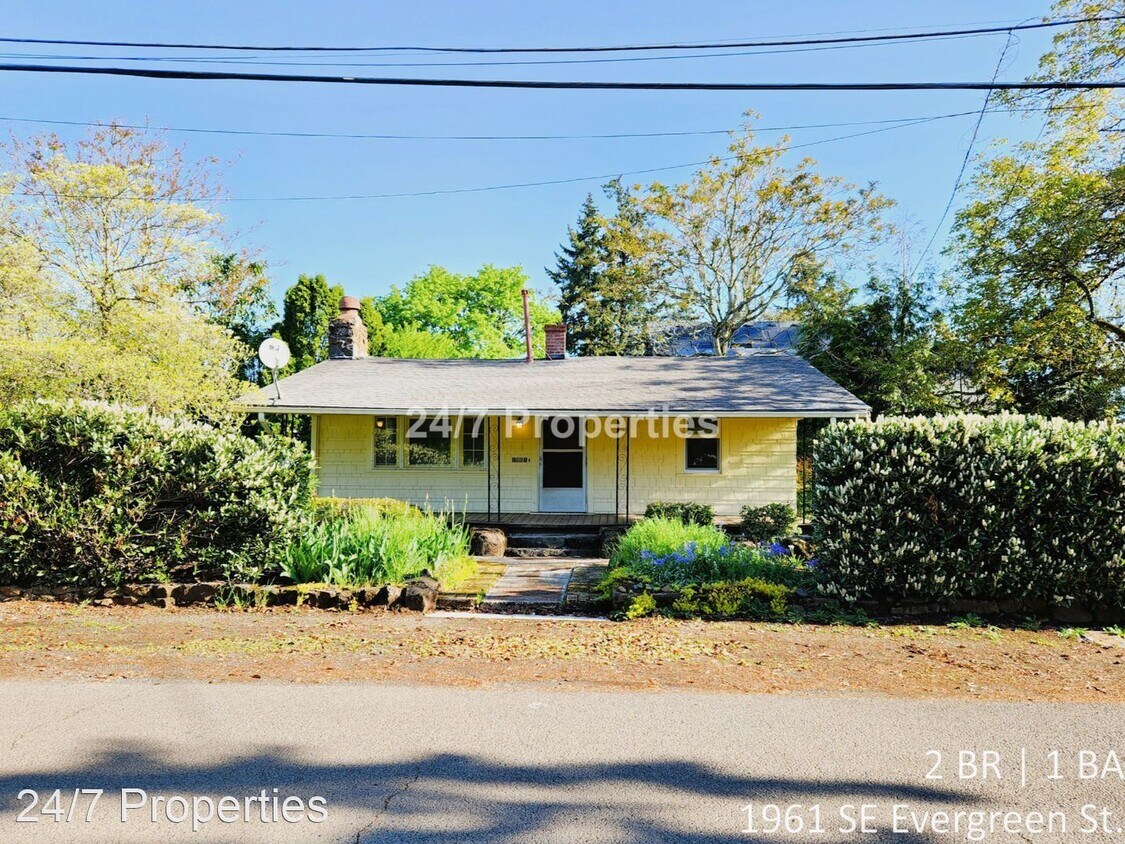 2 br, 1 bath House 1961 SE Evergreen St. House Rental in Milwaukie, OR